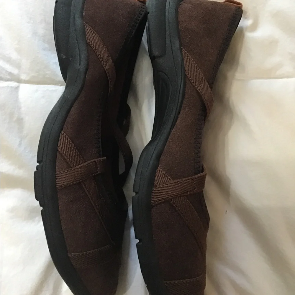 Women’s size 7 flexible sport slip on shoes cc - Picture 3 of 7